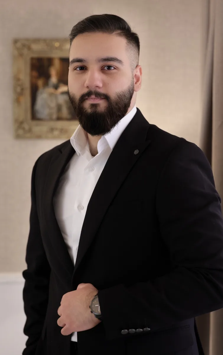فاضل فائق